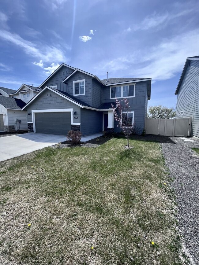 Building Photo - 4925 W Grand Rapids Dr