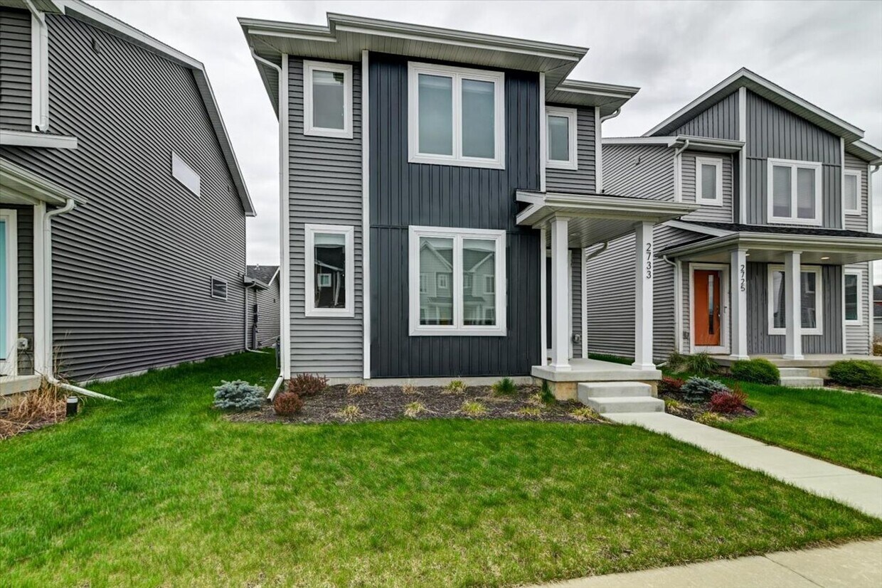 Foto principal - 2733 Spark St