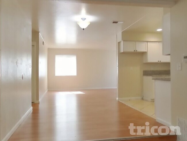 Foto del edificio - 1724 Hemlock St