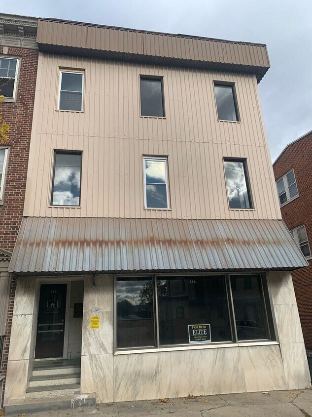 Primary Photo - Efficiency/Studio Room 2nd Floor Parking Y...