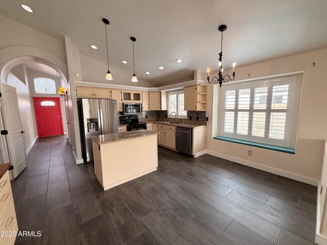 Building Photo - 8461 W Audrey Ln