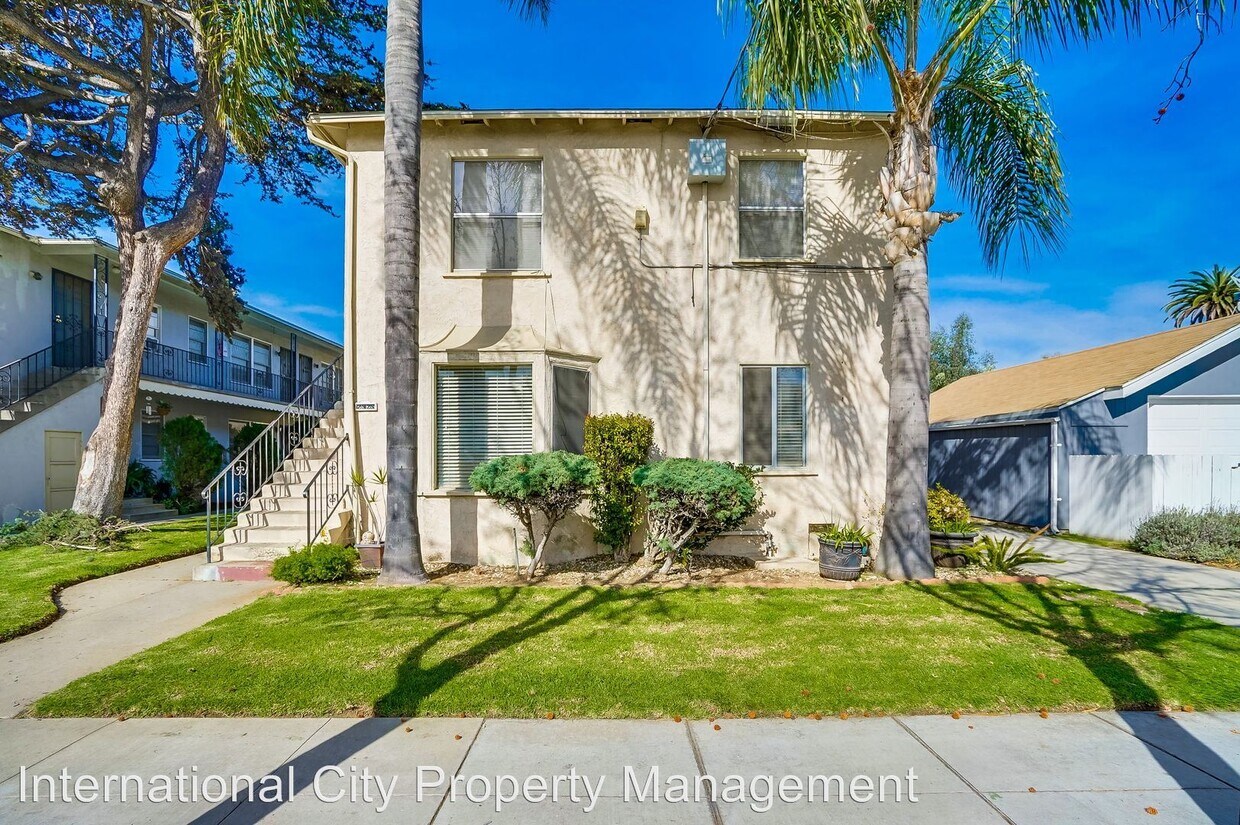 Foto principal - 2925 E Theresa St