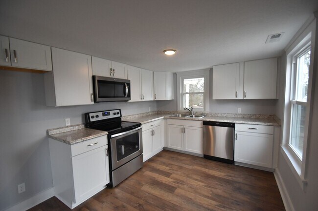 Foto del edificio - 2 Bed/1 Bath-Charming Home in the Heart of Gallatin – Available Now!