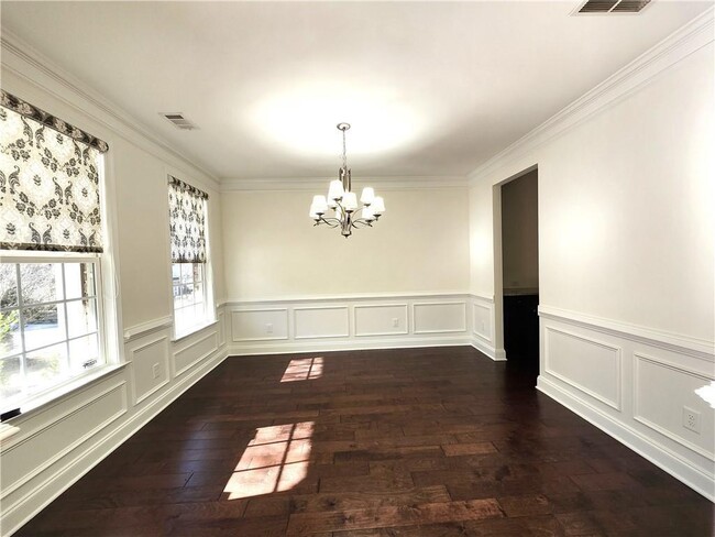 Building Photo - 830 Grove Valley Dr