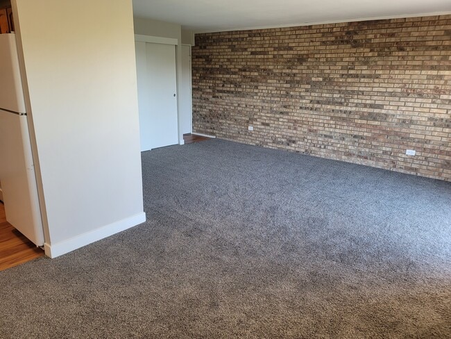 Building Photo - 5212 Belclare Rd