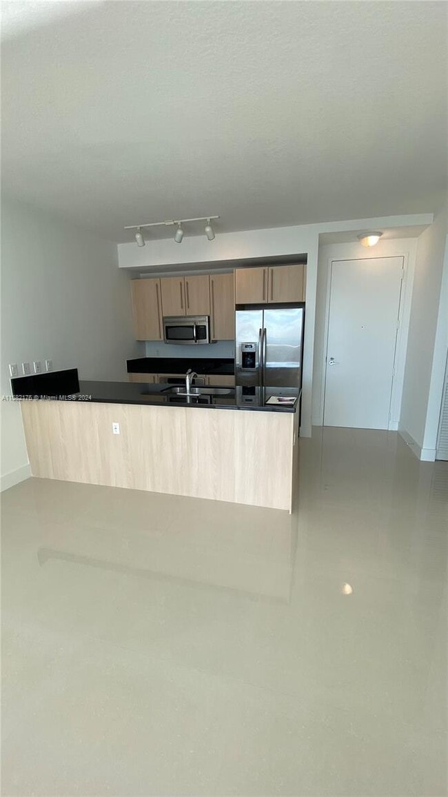 Building Photo - 79 12