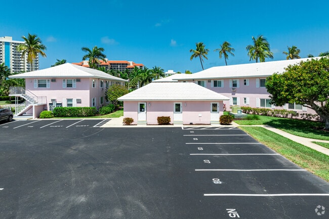 Building Photo - Sea Breeze South