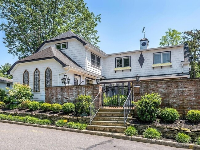 Building Photo - 431 Carpenter Ave