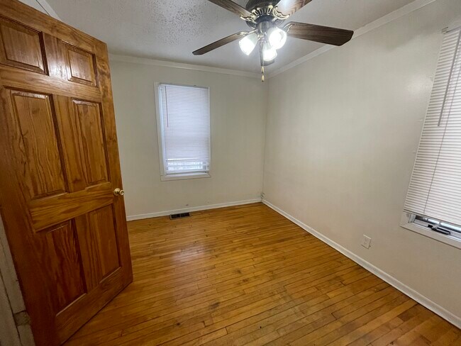 Foto del edificio - 1062 11th Ave SE