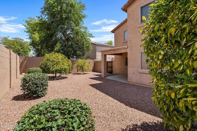 Foto del edificio - 15410 N 169th Ln