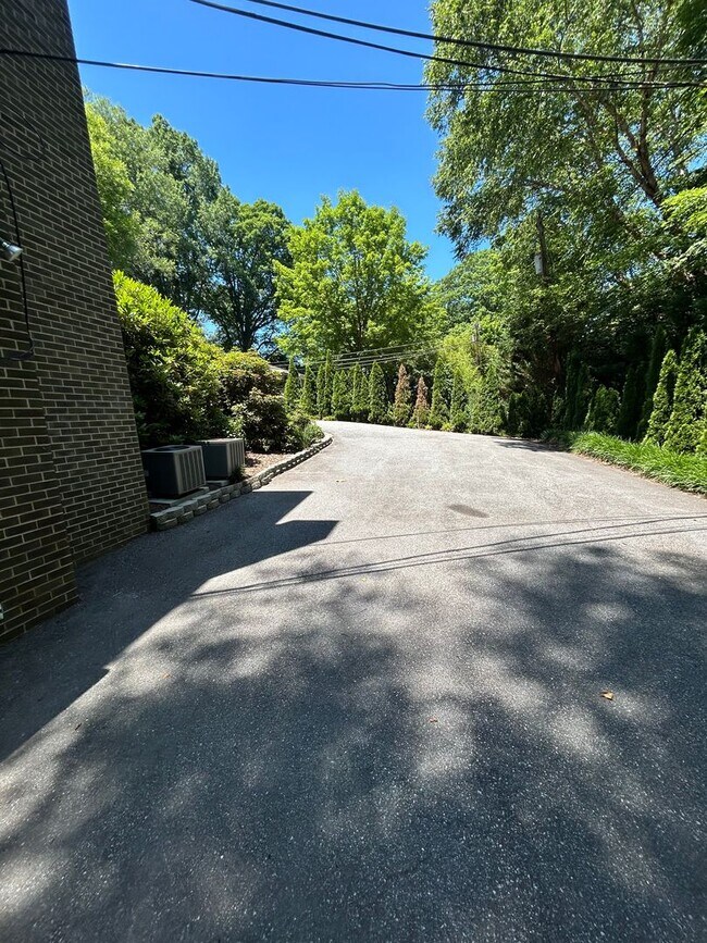 Building Photo - 330 Triplex