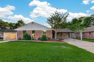 Building Photo - 11206 Huggins Dr
