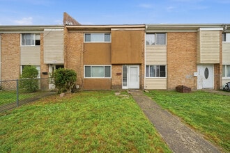 Building Photo - 3321 Rainier Ct