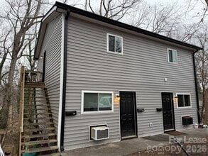 Building Photo - 435 3rd Ave Dr SE