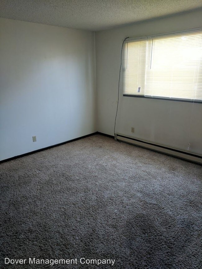 Building Photo - 601 Verges Ave