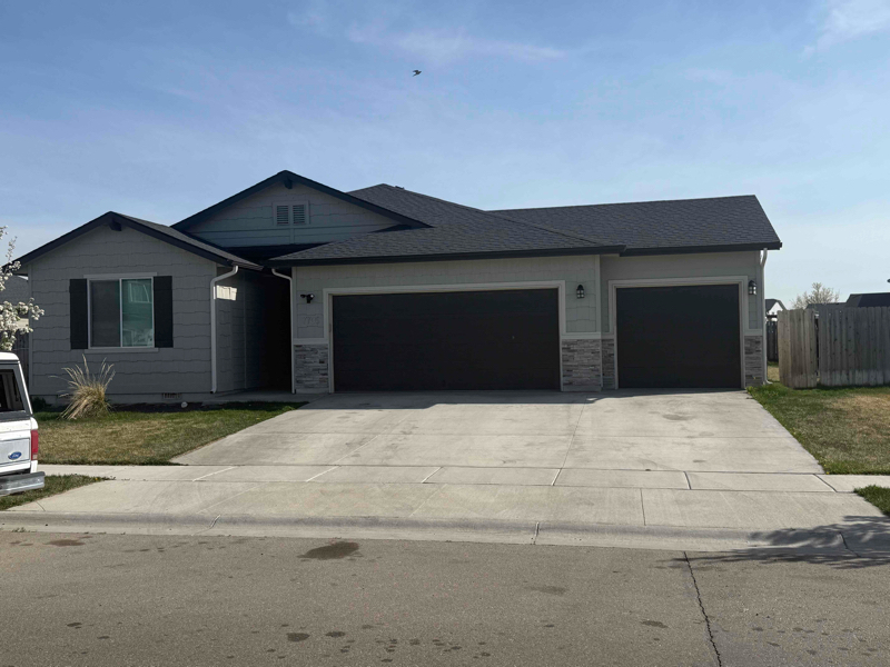 Primary Photo - 7705 E Drouillard St