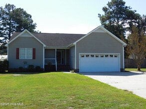 Building Photo - 305 Gibbs Rd