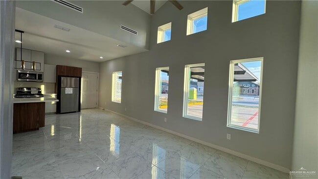 Foto del edificio - 10 Hidden Hls St