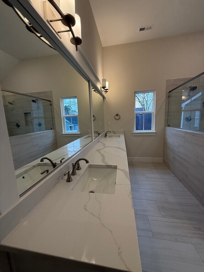 Building Photo - 2049 Burson Dr