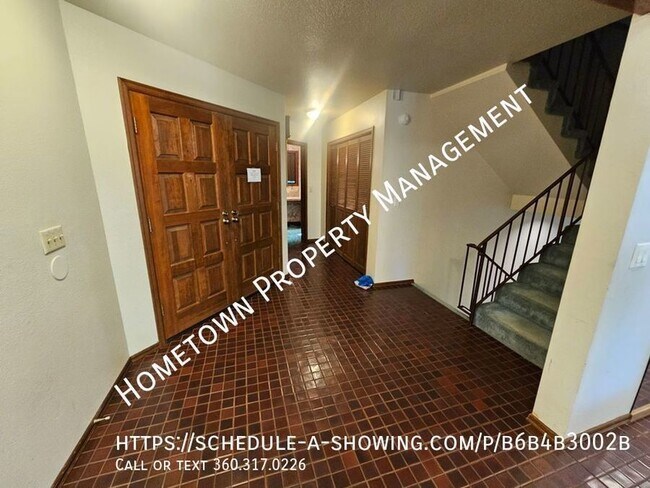 Building Photo - Amazing 4 Bedroom Salt Water Retreat!  Ava...