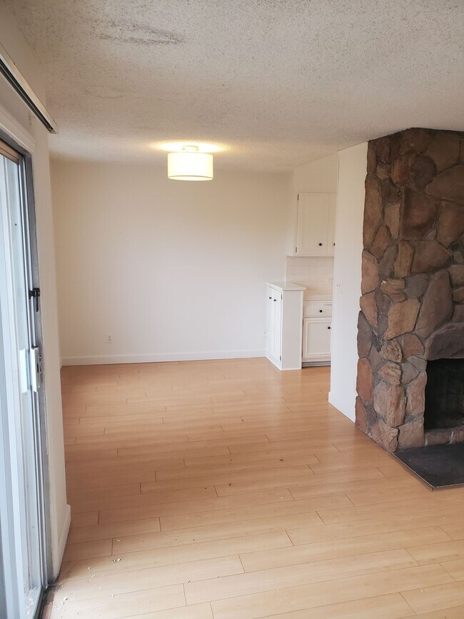 Building Photo - 12611 Caswell Ave