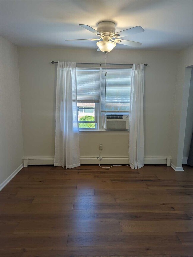 Building Photo - 107 Catherine St