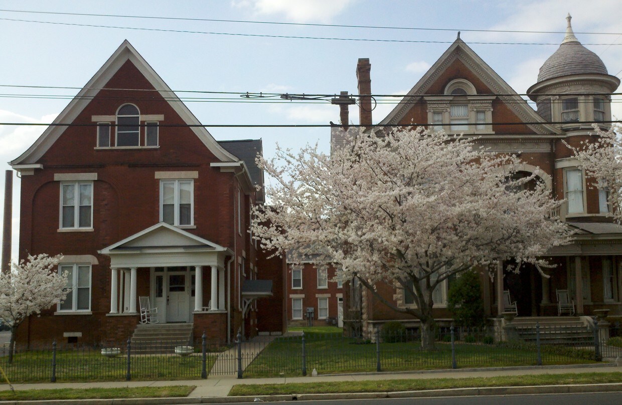 Temporary Furnished Apartments. - 905 Jefferson St