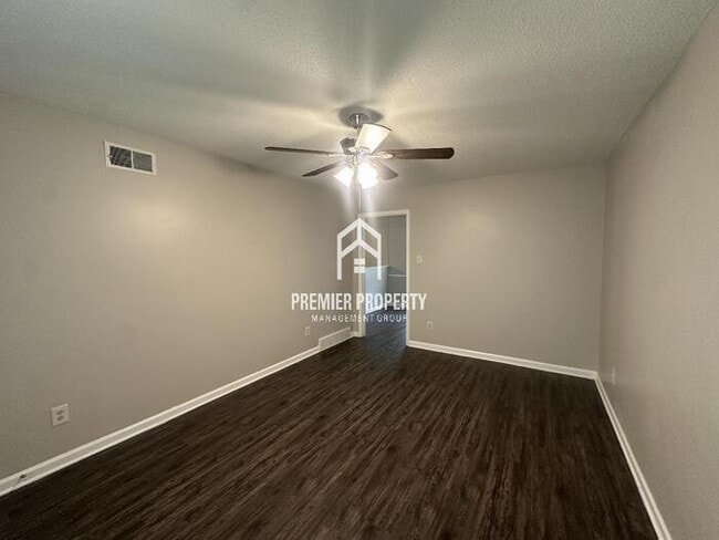 Building Photo - 7086 Hillshire Dr