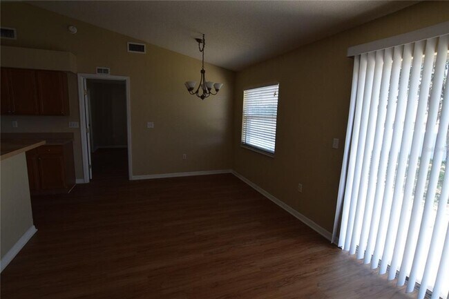 Building Photo - 206 Windridge St