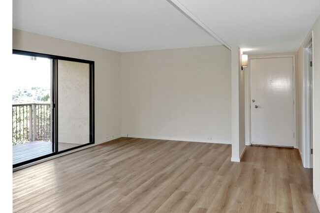 Building Photo - 40 Harbor Oak Dr