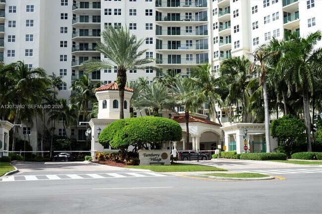 Foto del edificio - 20000 E Country Club Dr