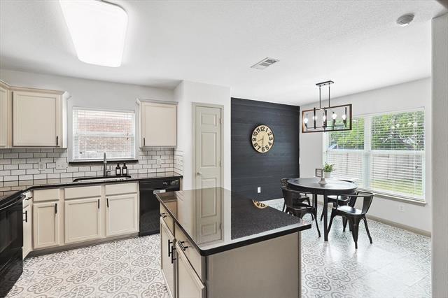 Foto del edificio - 12605 Forest Lawn Rd