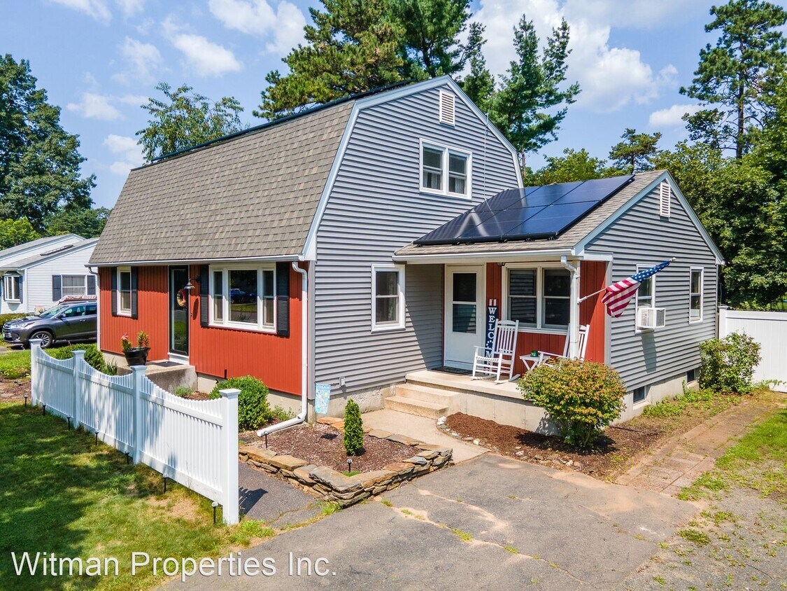Primary Photo - 4 br, 2 bath House - 18 Lawson Dr.