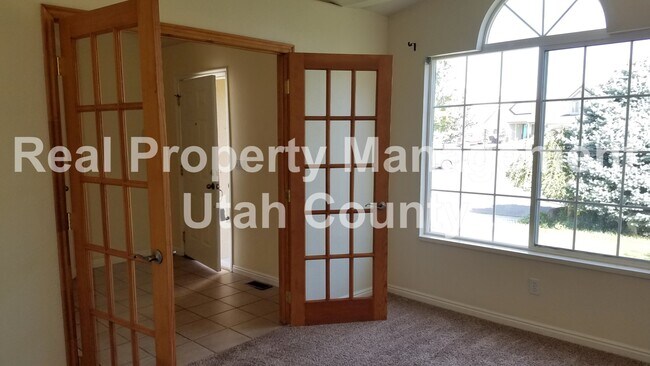 Foto del edificio - North Lehi Home Near Walking trails