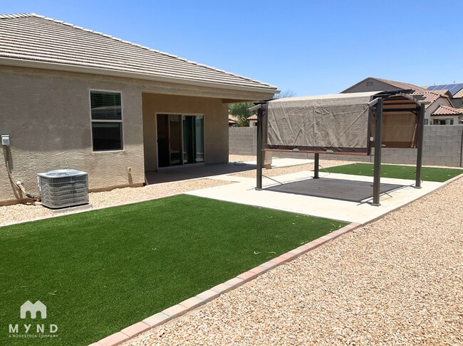 Building Photo - 10515 E Lupine Ln