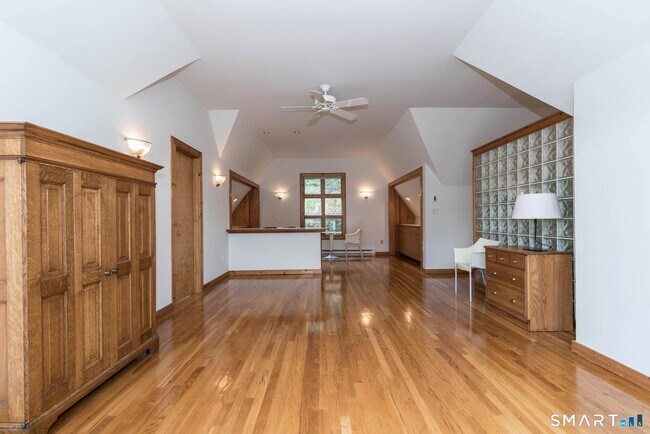 Foto del edificio - 150 Lonetown Rd