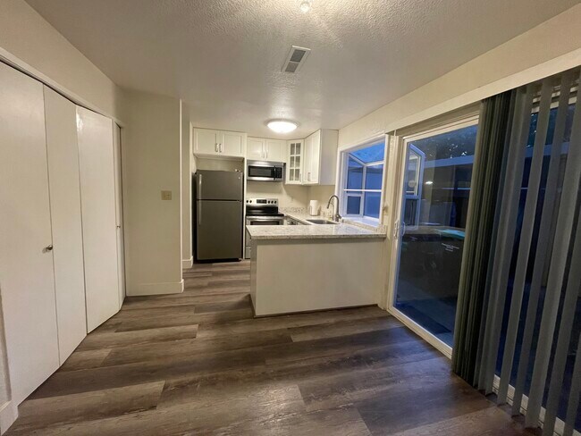 Laundry Closet & Patio Entrance - 4430 Seminole Way