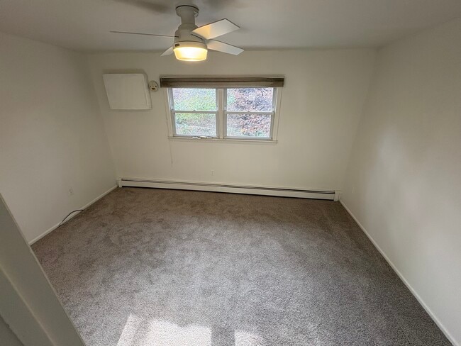 Foto del edificio - 23 Pilgrim Dr