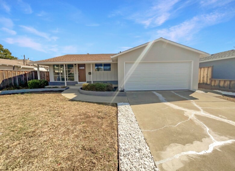 Foto principal - 4840 Piper St