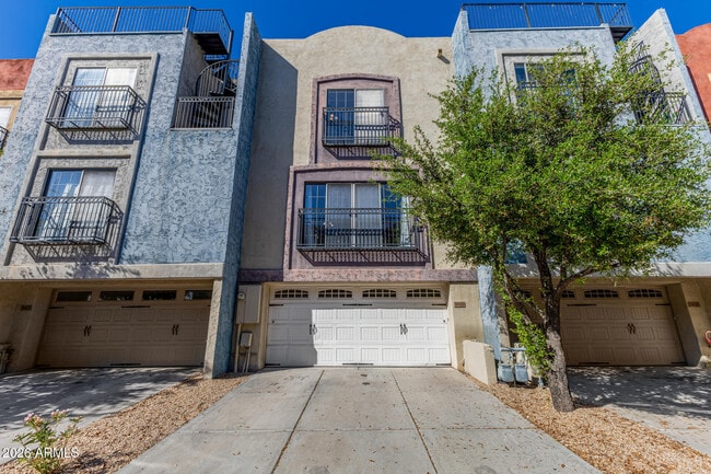 Building Photo - 3426 E Avalon Dr