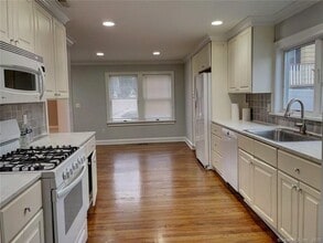 Building Photo - 57 Scofield Ave