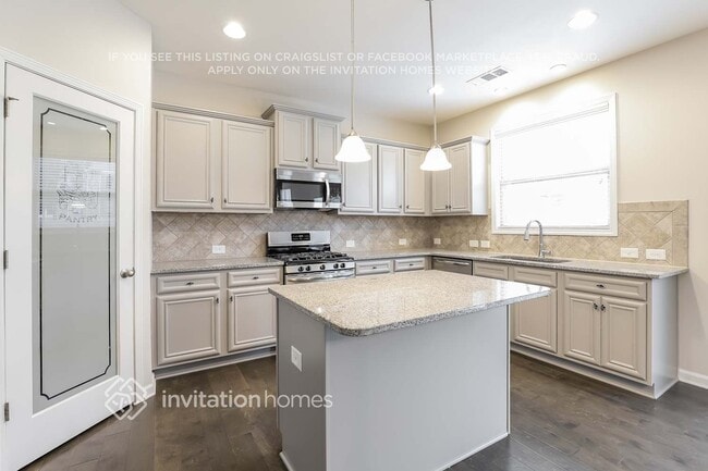 Foto del edificio - 5919 Park Bay Ct