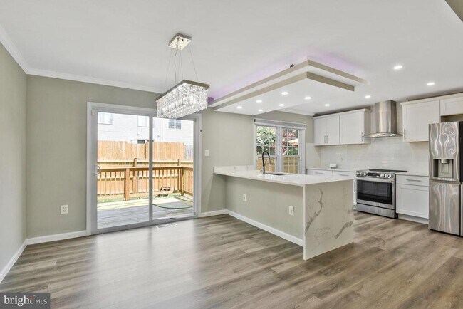 Building Photo - 12795 Tumbling Brook Ln