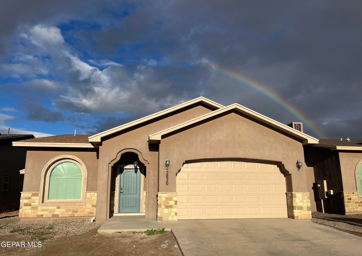 Primary Photo - 2820 San Gabriel Dr