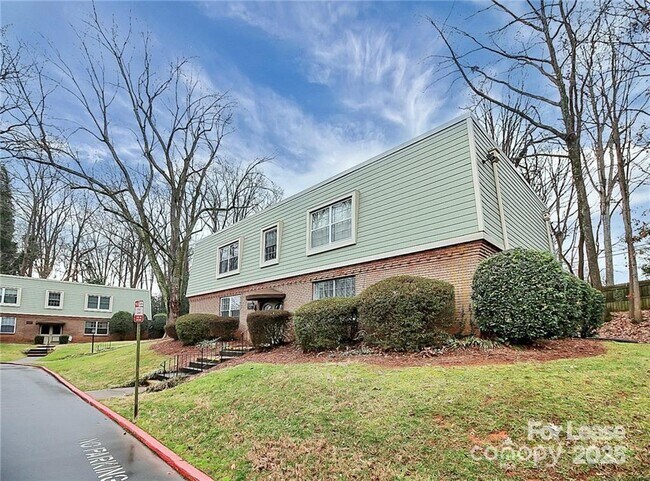 Foto del edificio - 2634 Park Rd