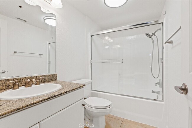 Foto del edificio - 838 Pine Ave