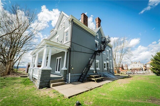 Foto del edificio - 1228 Hodgkiss St