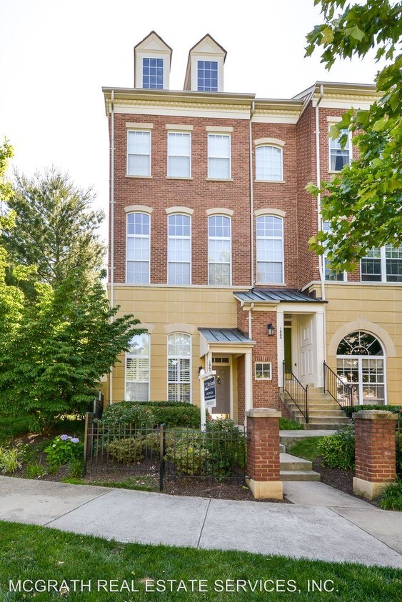 Foto principal - 1867 Crescent Park Dr