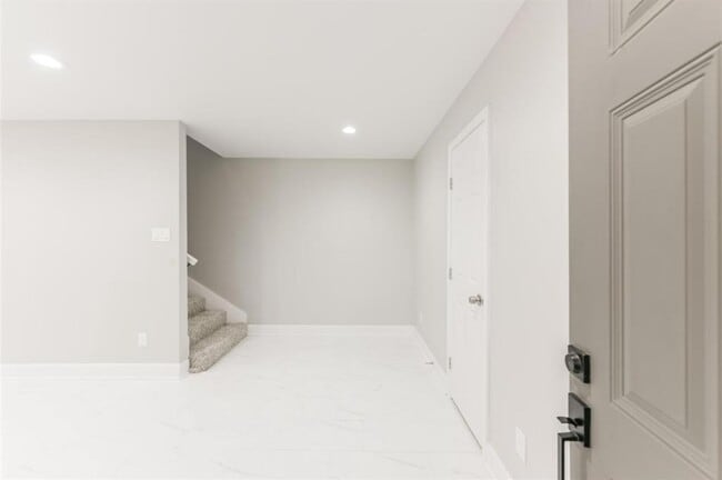 Building Photo - 5763 Easthampton Dr
