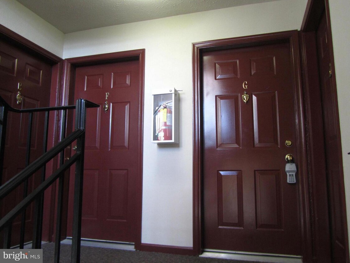 Primary Photo - 6404 Weatherby Ct